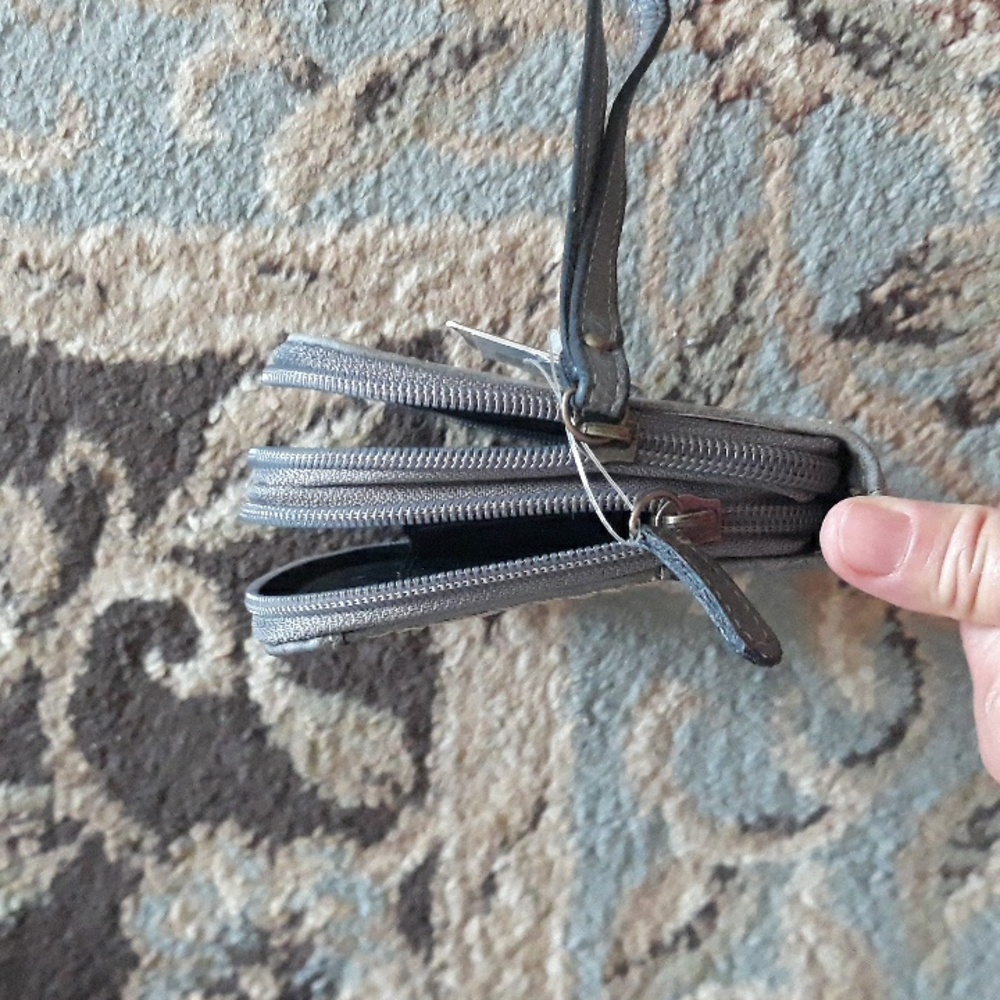 *Host Pick*b.o.c pretty wristlet - Picture 12 of 16